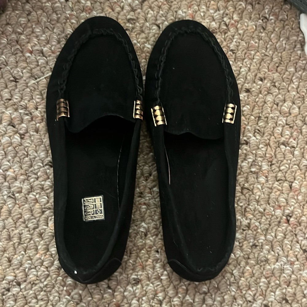 Black dress shoe